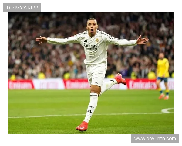 姆巴佩11球领跑欧冠射手榜，速度与空间利用成战术核心