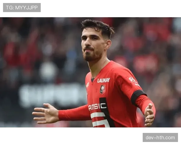 战术复盘：雷恩如何通过高位逼抢限制摩纳哥的快速反击